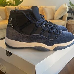 Jordan 11s Retro - Midnight Navy/White/Metallic Silver